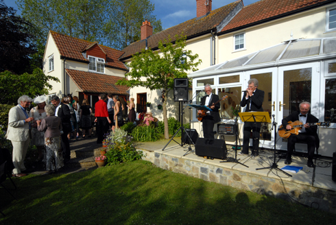 Reception wedding garden party