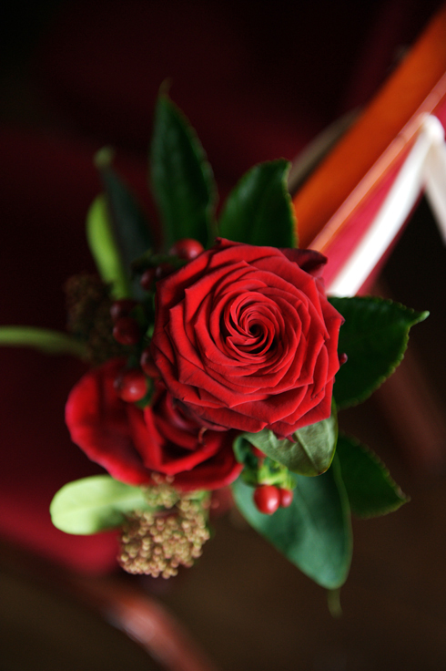 red wedding flowers photography