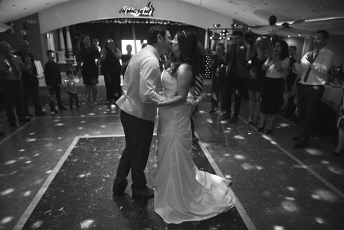 Black and white wedding photography - the first dance